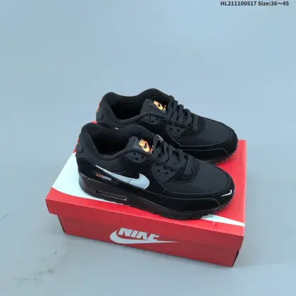 集合 NIKE耐克运动鞋 Air max 90 健身运动跑鞋休闲鞋 复古风十足!Air Max 90 作为 Nike 旗下最经典的鞋型之一,凭借着百搭的造型,获得众多鞋迷们的喜爱.鞋面采用皮革、网眼布和麂皮材质打造,带来不俗质感的同时还有一定的透气性.最后开窗式 Air Max 气垫收尾,完善整双鞋设计.nike air max 90类鞋子 鞋后跟较高,减震效果出奇的好(鞋跟处有气垫)由于后跟高于前跟,便于跑步.鞋底采用华夫格橡胶底,抓地力确实强悍.气垫的吸震效果极佳,响应也很棒,再加上非常耐用.Nikeairmax90的鞋可以用来跑步,原本就是复古跑步鞋.运动时也耐穿的,这款鞋子够结实. 货号:302519 137 编码:HL211100517